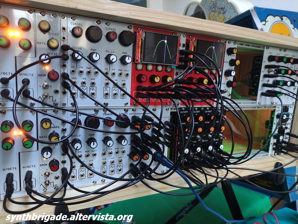 Sintetizzatore polifonico DIY